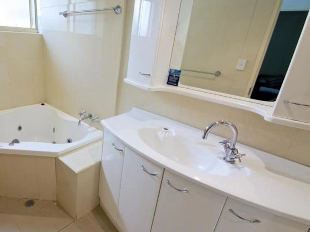 Bayview Beach Holiday Apartments