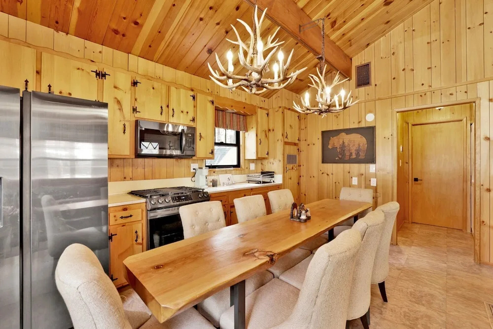 Bruin Chalet #2464