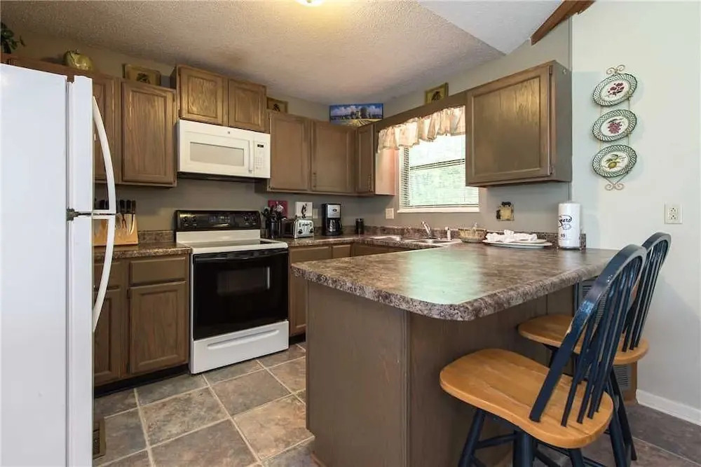Believe, 2 Bedrooms, Pool Access, WiFi, Hot Tub, Pet Friendly, Sleeps 6