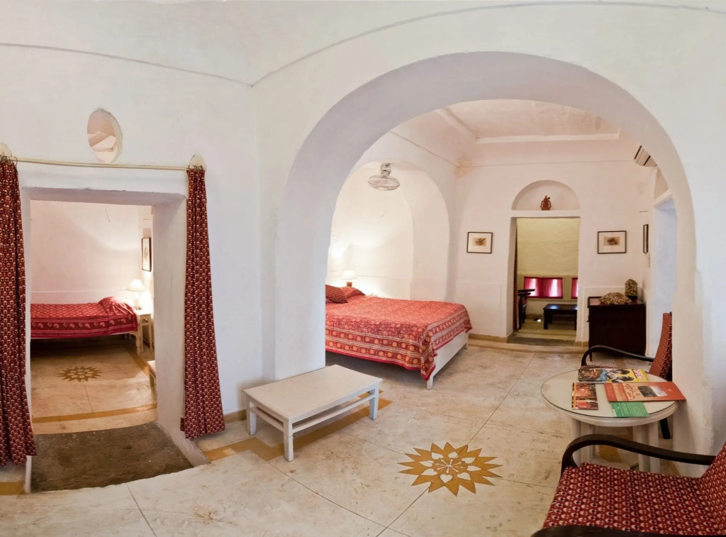 Neemranas - Hill Fort - Kesroli