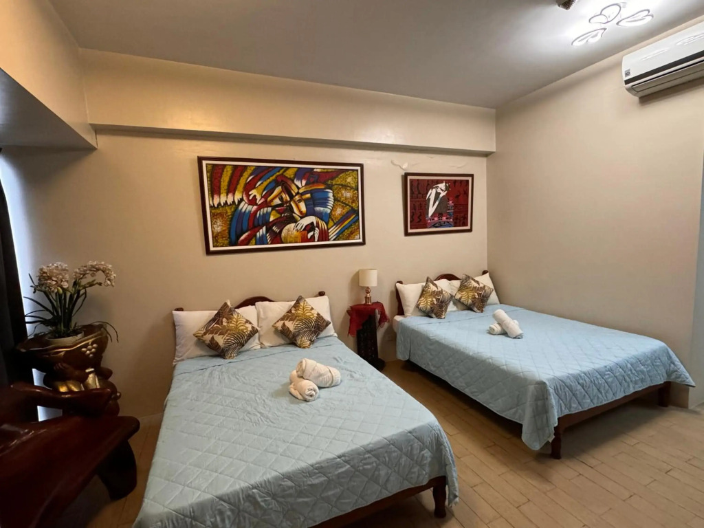 Spacious condo for 5p own parking across NAIAT3for 5P with pool&kitchen walk to 2Casinos and Newport Mall at 81 Newport blvd