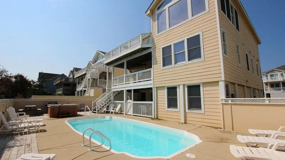 Crabby Jayne's - 9 Br Home