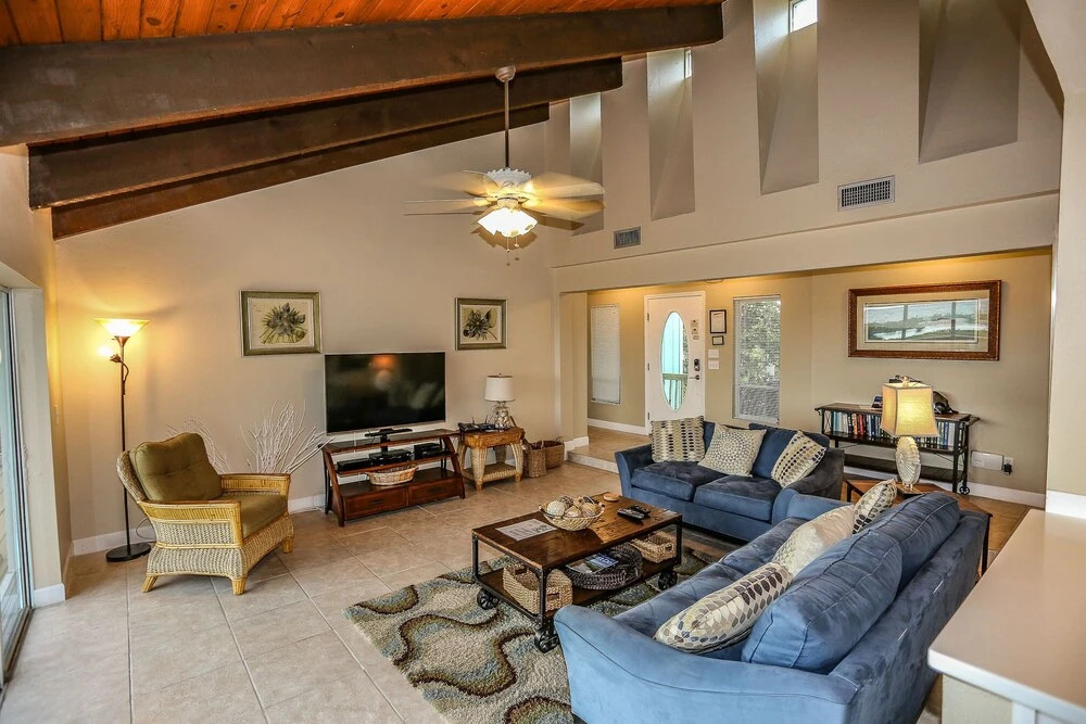 7964 Estero