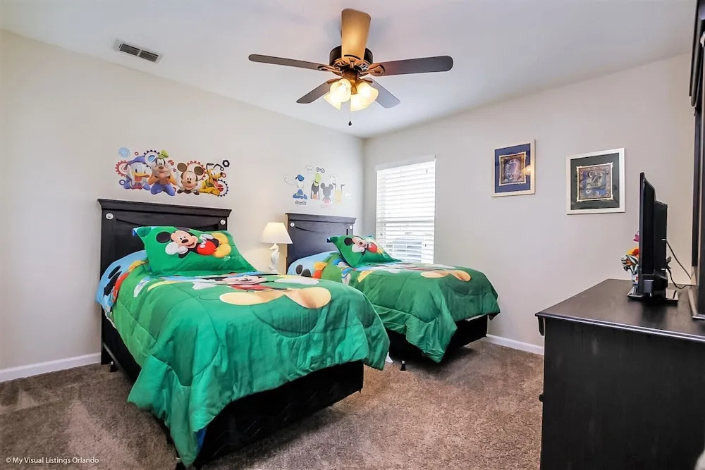 Fantastically Decorated 4 bed 3 Bath