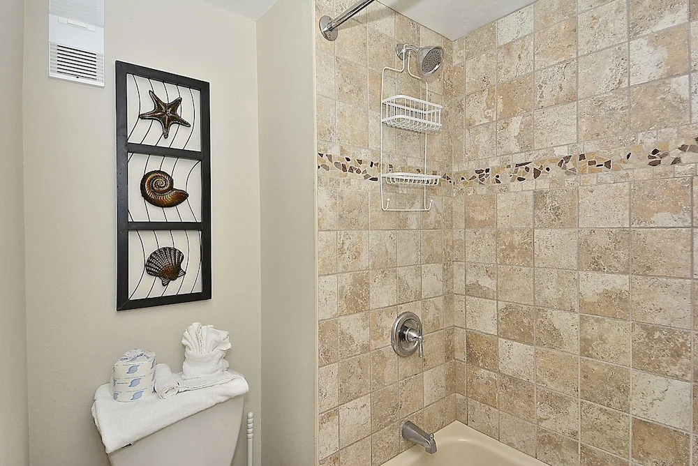 Land's End 402 Building 7 Fully Updated / Beachfront Condo!