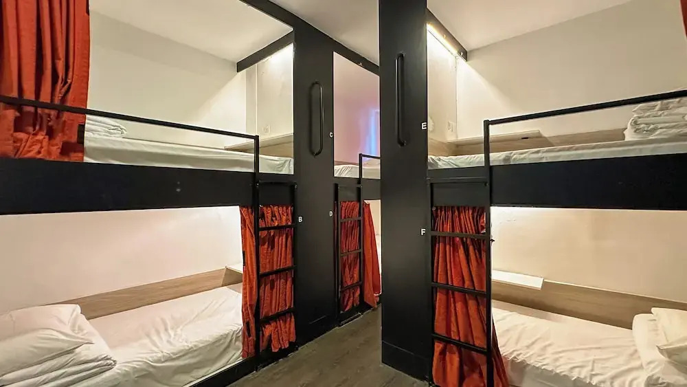 Traveller Ark Hotel and Bunks