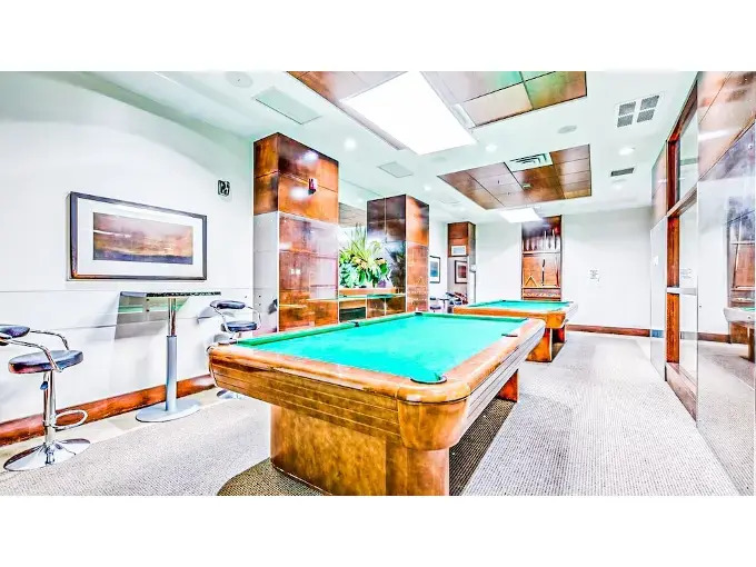 Lake View Luxury Condo by Elite Suites