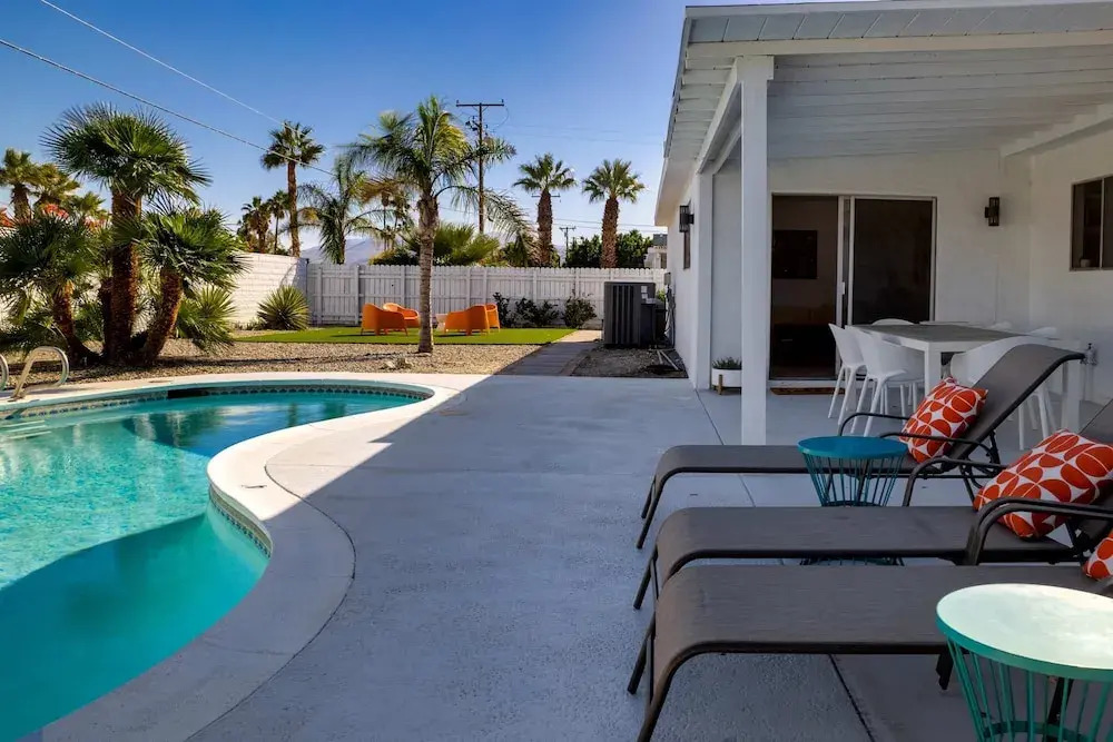 Retro Desert Retreat - Ideal Palm Springs