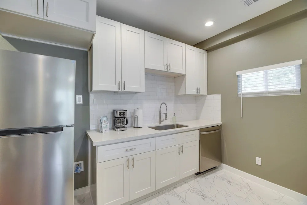 Pet-friendly Houston Apt: Walk to Midtown!