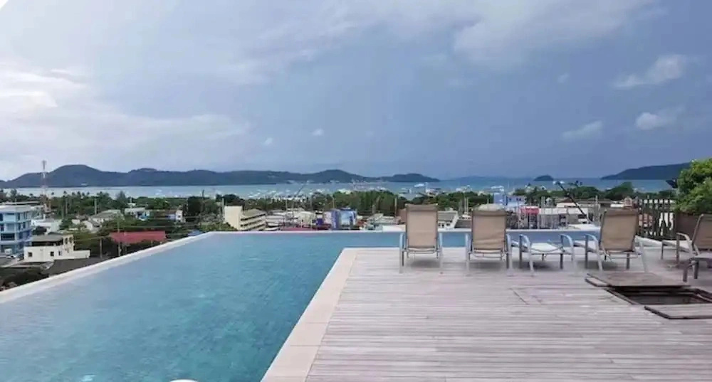 Bright Corner Condo - Rooftop Pool With Sea Views