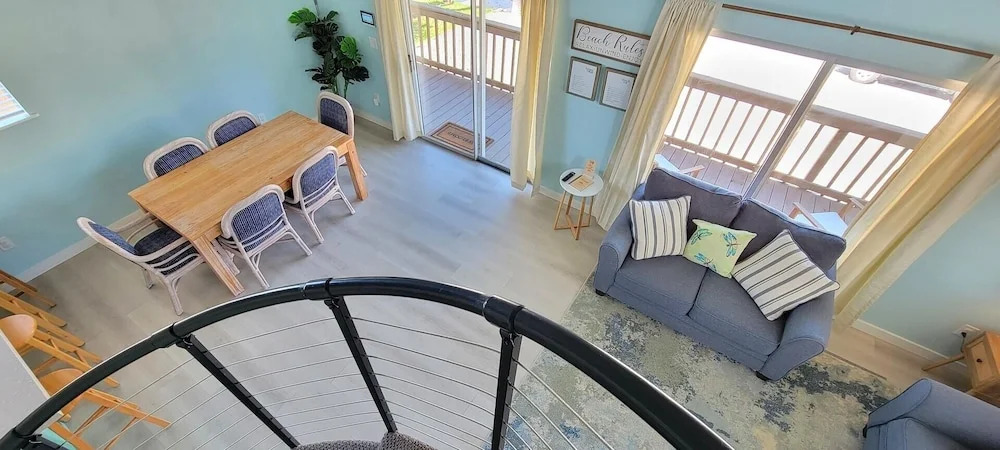 Blue Heron Bungalow 3 Bedroom Home by Redawning