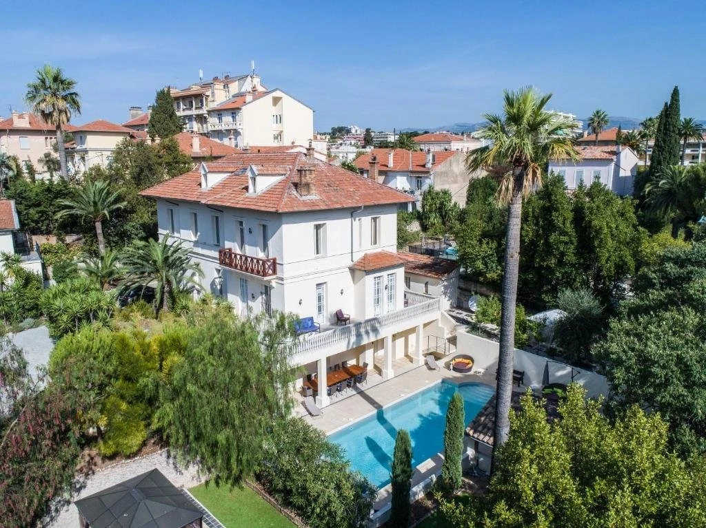 Villa Mystique