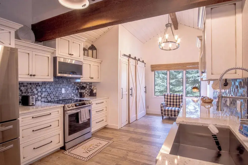 Sunburst 33 - 3BD + Loft + Resort Amenities
