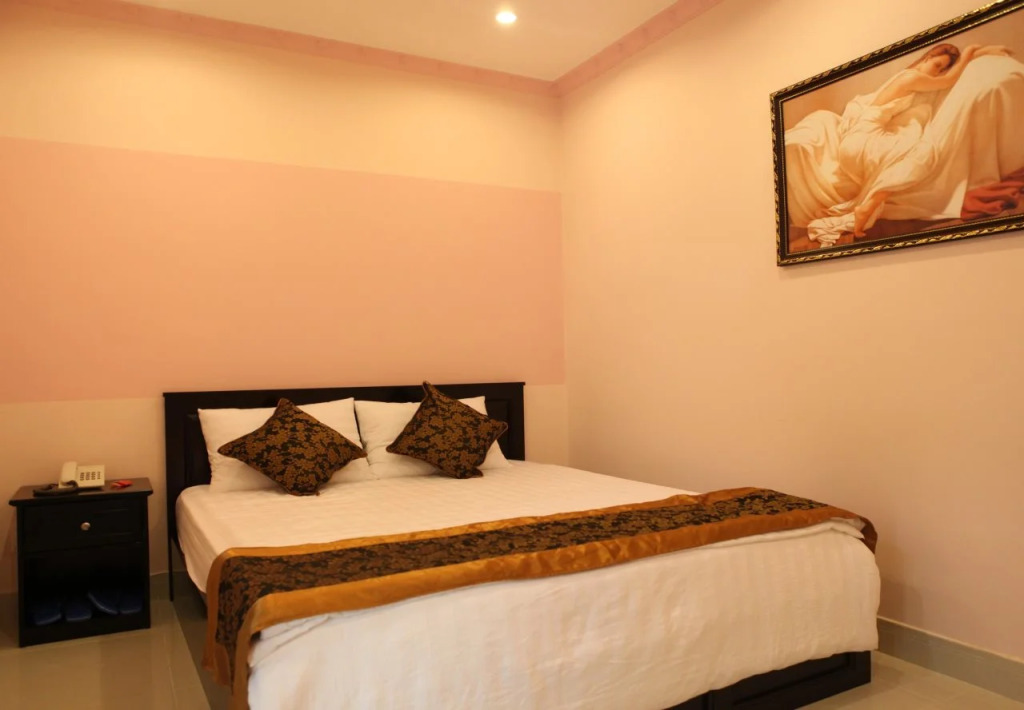 Linh Dan Hotel Phan Xich Long By Urban B - Addr 12-7 Cù Lao