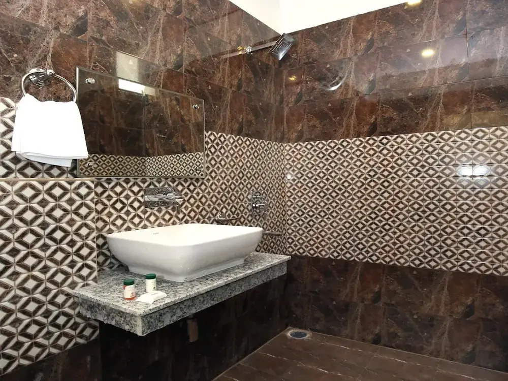 Capital O 9822 Hotel Seven