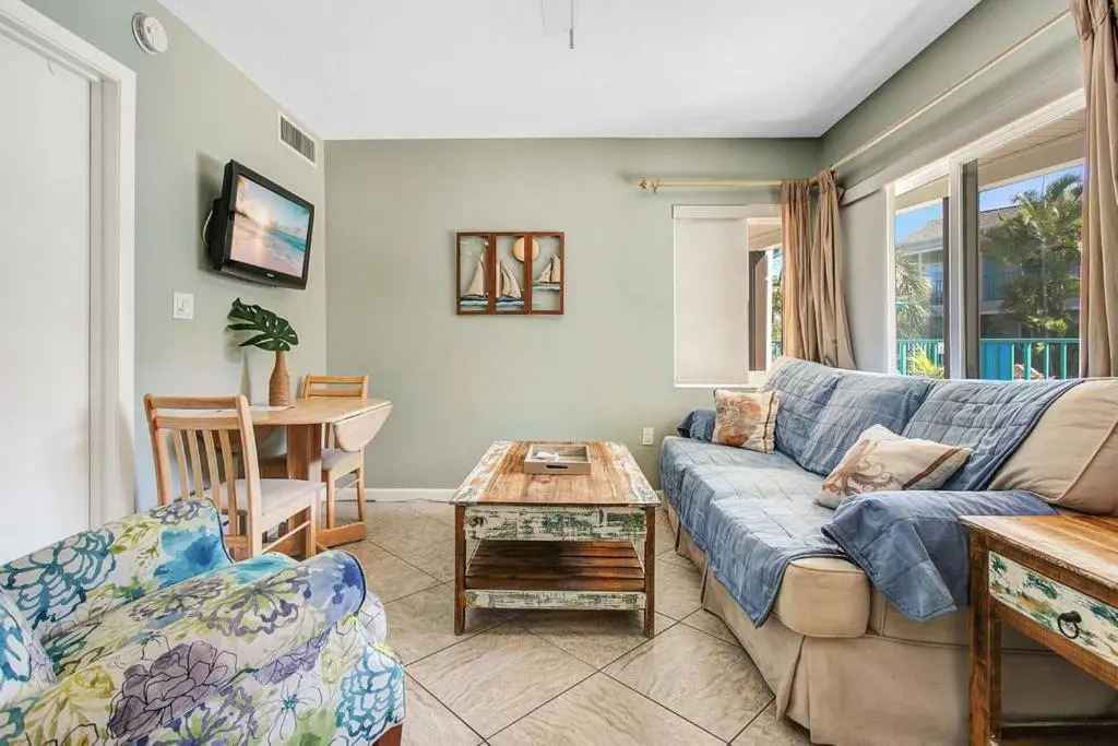Five Palms Suite 102 - Daily - Weekly - Monthly