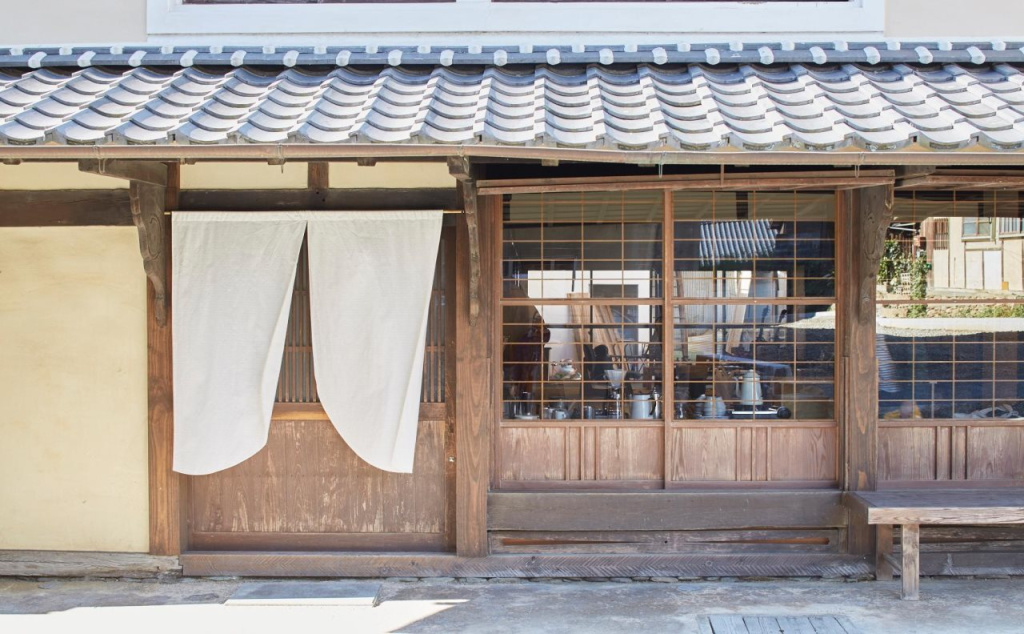 Hostel & Tatami Bar Uchikobare -内子晴れ