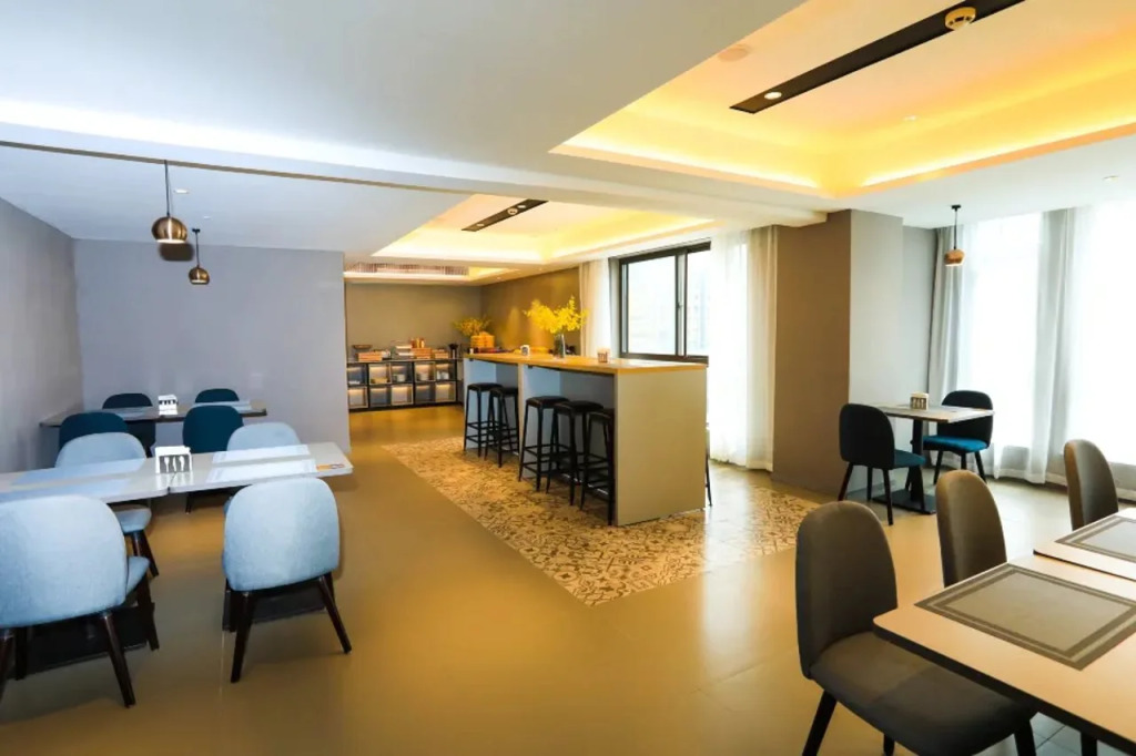 Home Inn(Suzhou Wujiang Shengze Fortune Center Store)