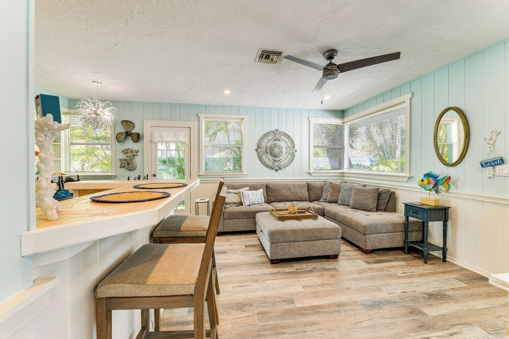 'vintage Mermaid Cottage' 4 Mi to Siesta Key Beach