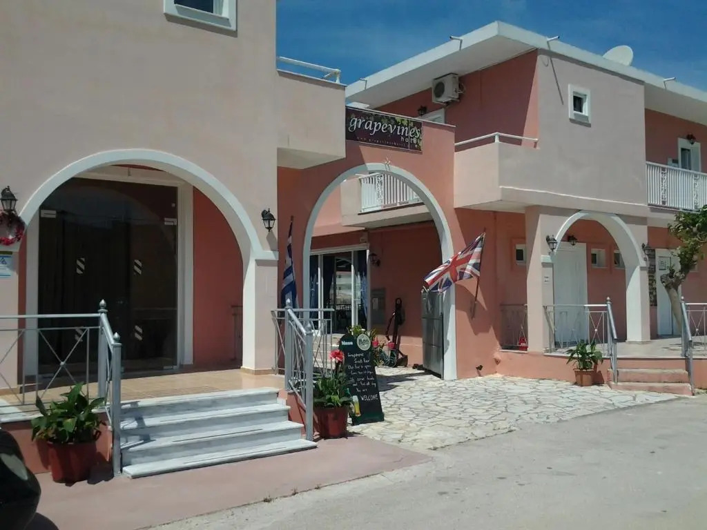 Grapevines Hotel