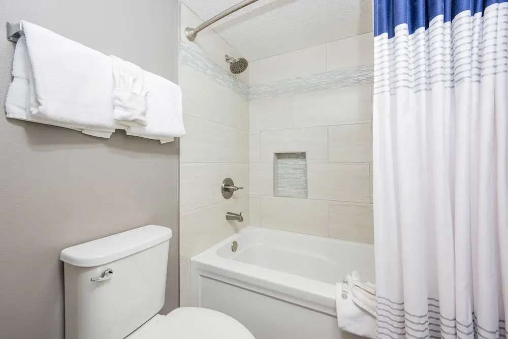 Phoenix Vi 6910 2 Bedroom Condo