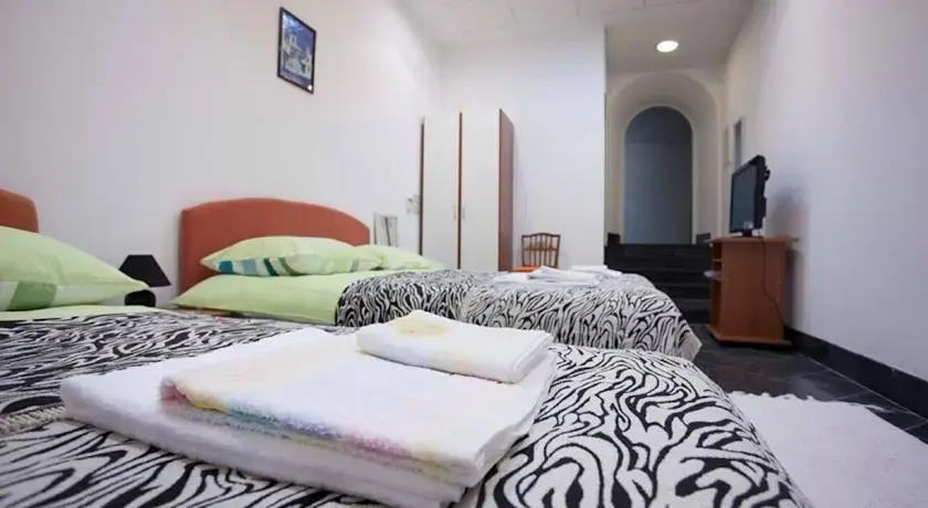 Apartment Azra