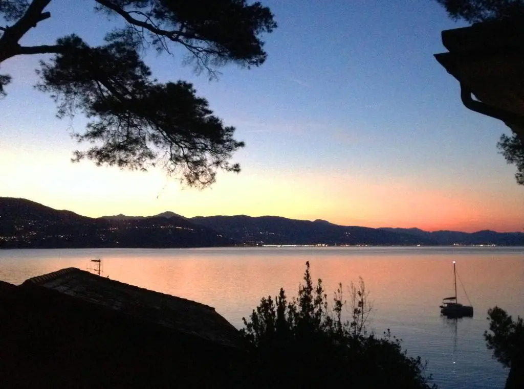 Portofino Seaview Apartment, 50 meters from the beach, free parking, air conditioning