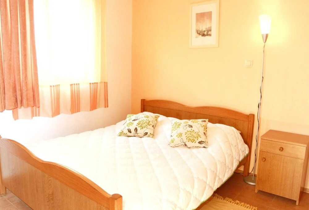 Apartment With one Bedroom in Okrug Gornji, With Enclosed Garden and W