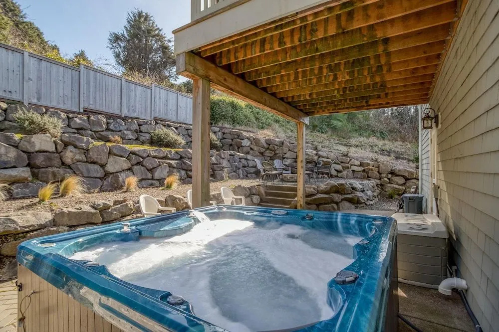 Stunning Ocean Views and Spacious Living - Gorgeous Coastal Retreat