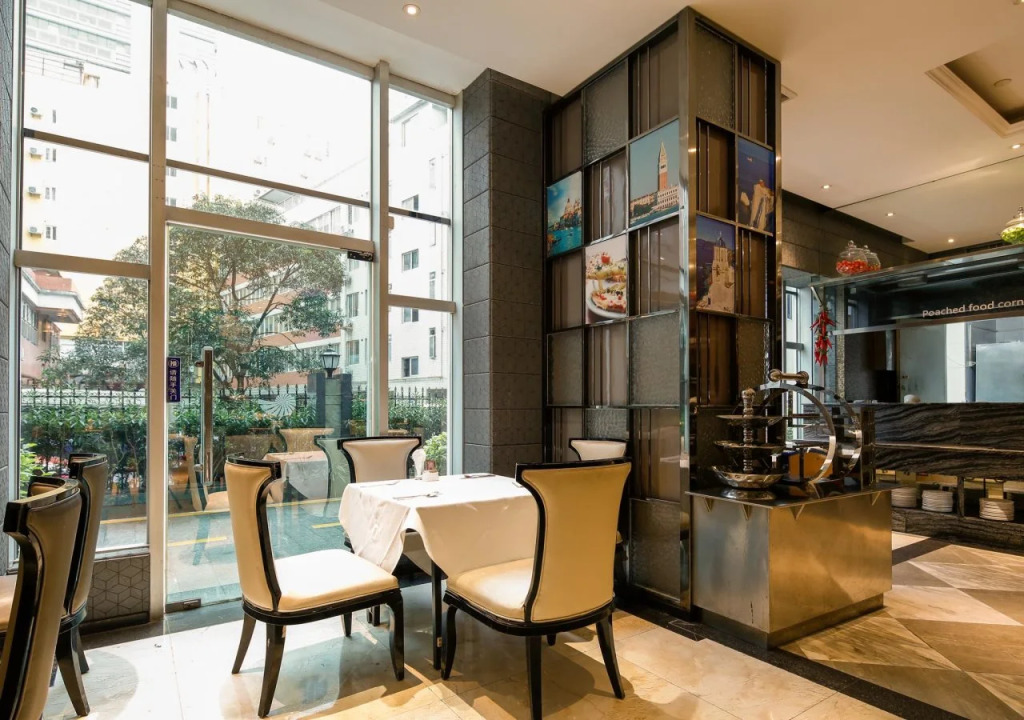 Yutong Hotel