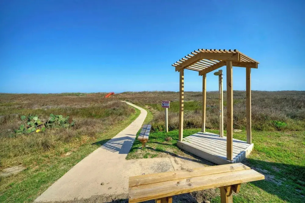 2BR Condo w/ Gulf Views, 2 Pools, Courts Blue Water Bliss by Avantstay