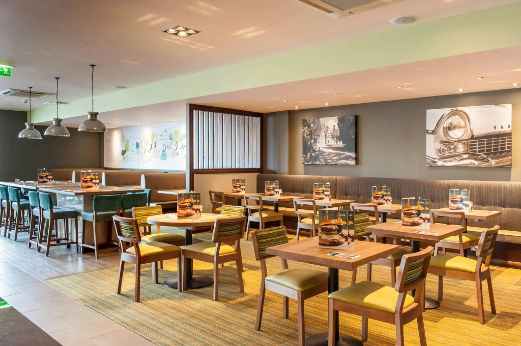 Premier Inn Luton Town Centre