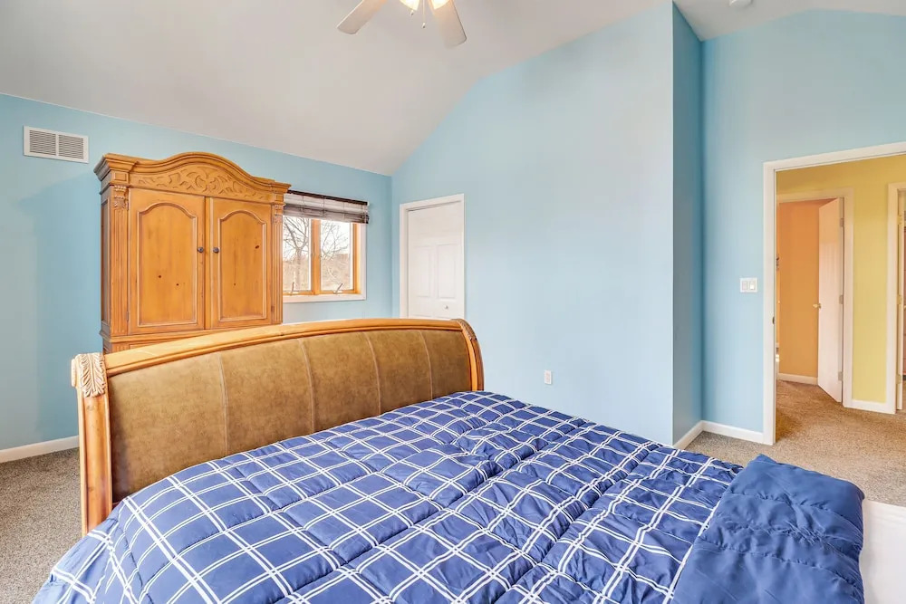 Pocono Retreat: Access to Community Lake & Beach!