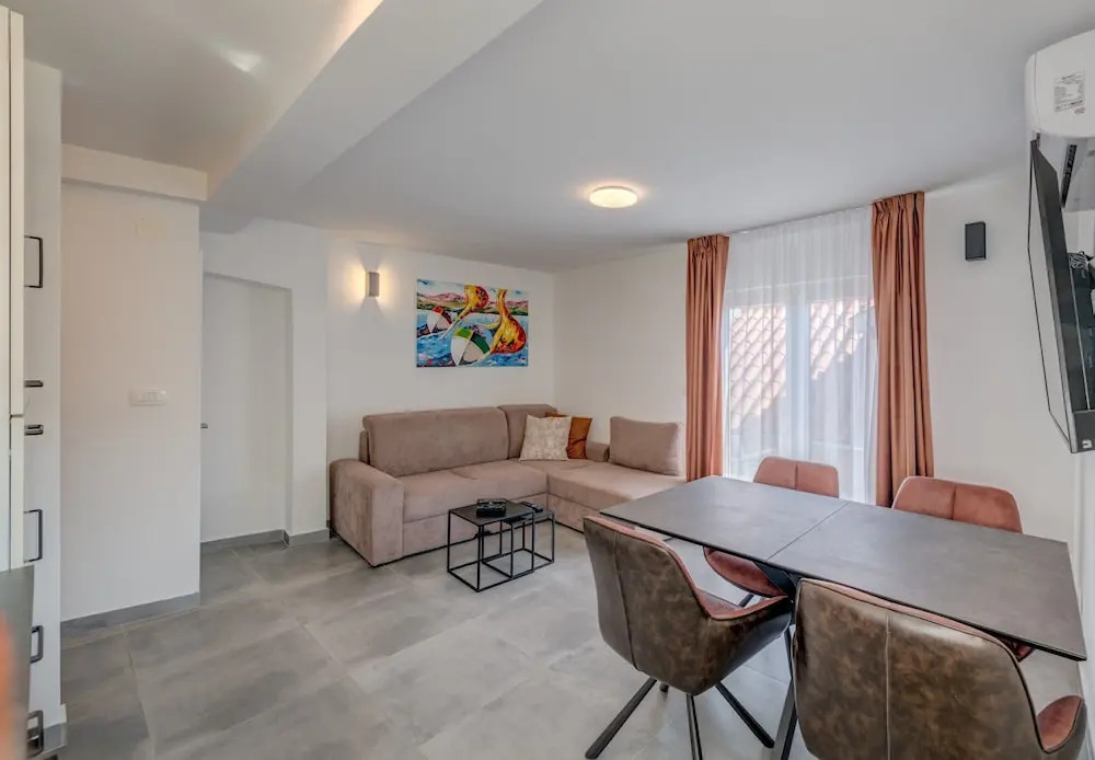 Apt With Terrace and sea View, in Heart of Split