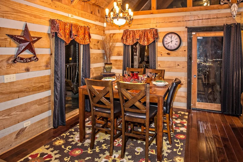 Eagle's View - 1 Br cabin by RedAwning