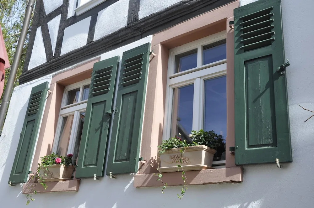 Geibelhof - Apartments in mediterraner Hofreite nahe Frankfurt am Main