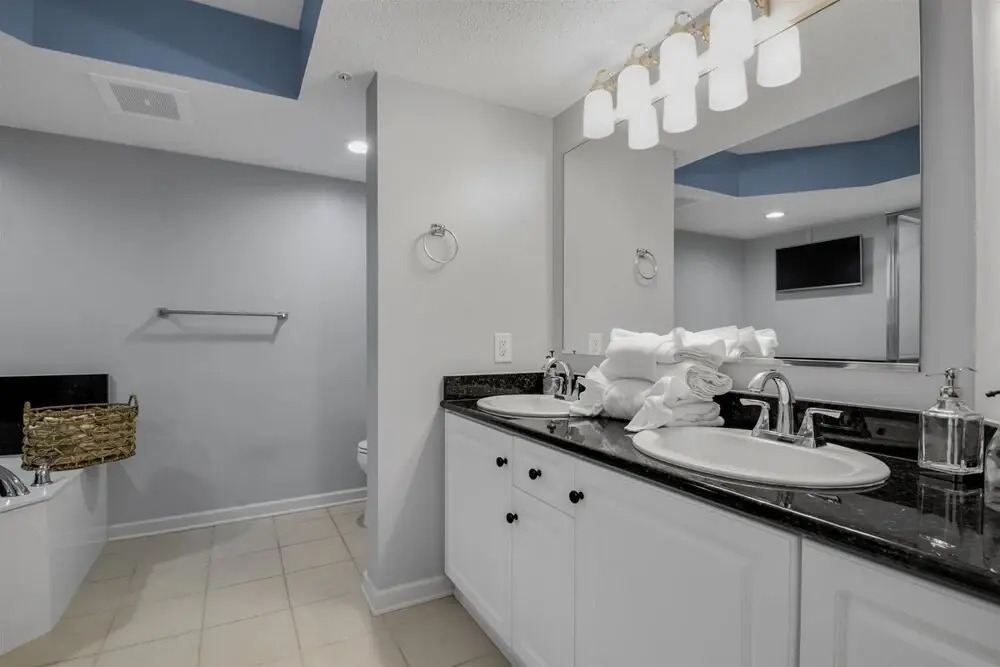 Yacht Club Villas #2-902