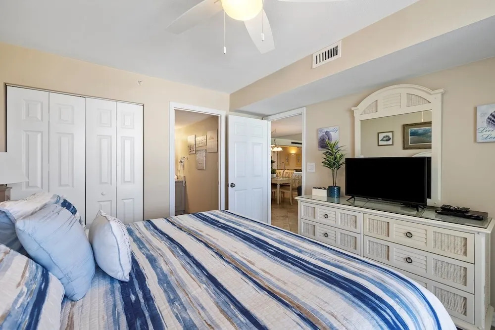 Pelican Beach 0815 2 Bedroom Condo by Pelican Beach Management