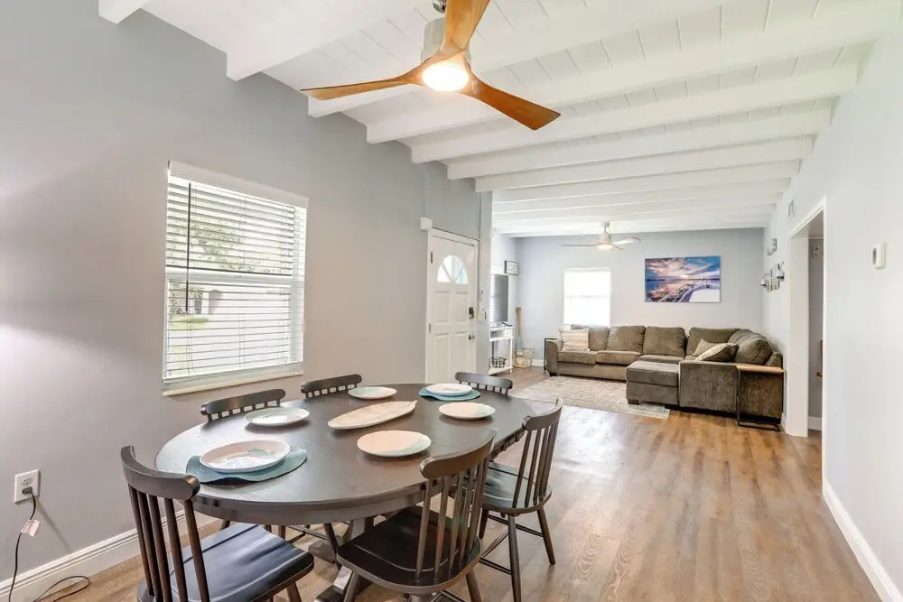 Bright Pinellas Park Getaway w/ Private Pool!