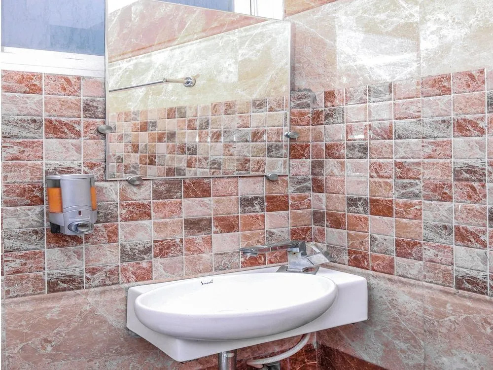 OYO 15242 Hotel Rathi Palace