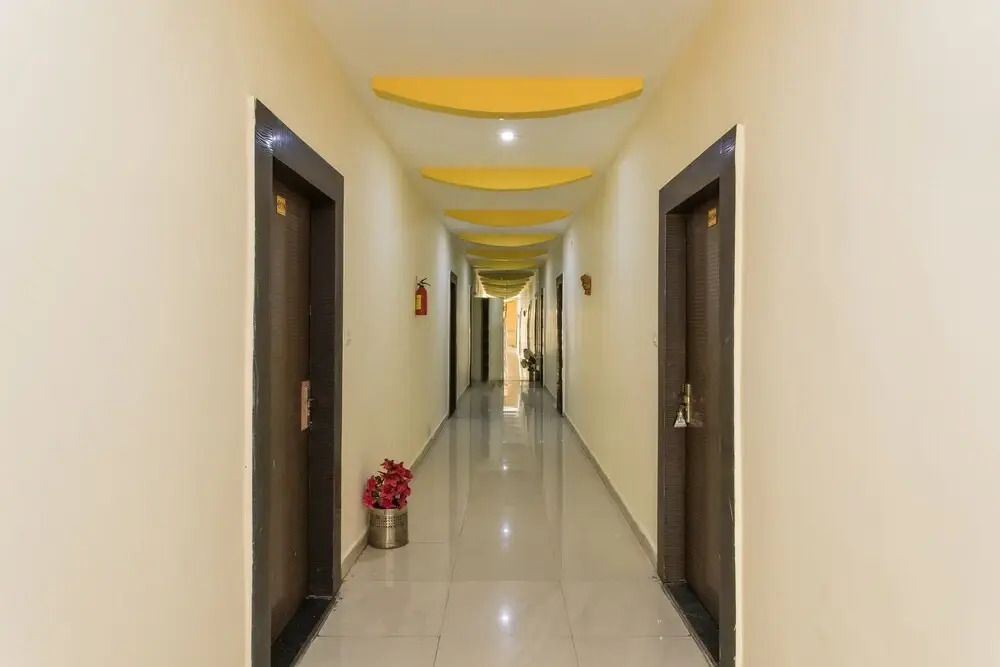 OYO 23471 Hotel Hilton Tower