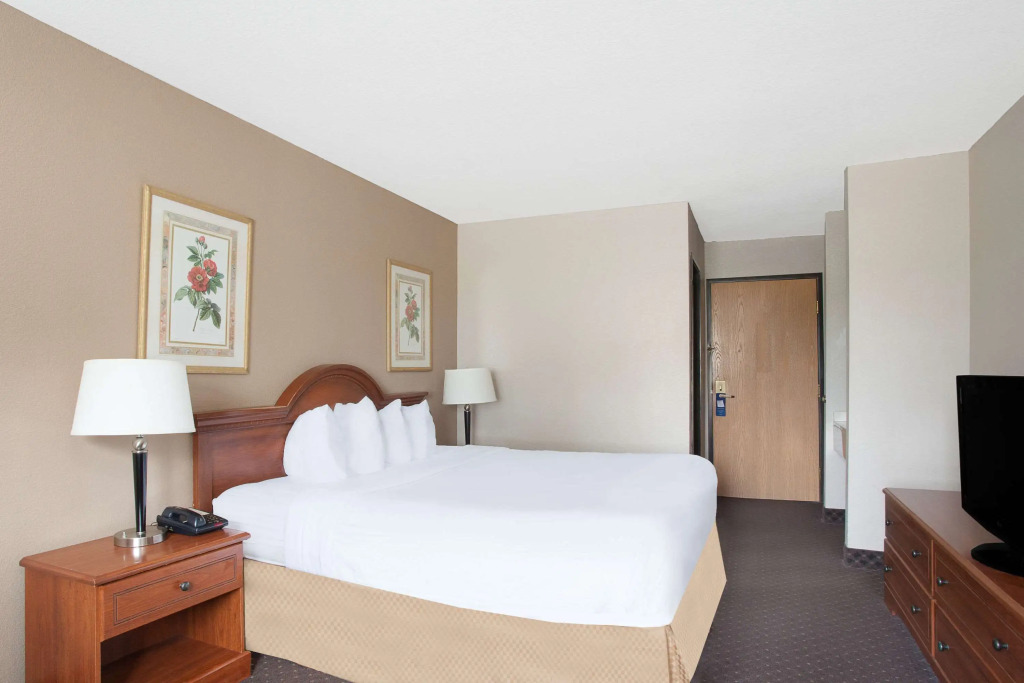 Baymont Inn & Suites San Marcos