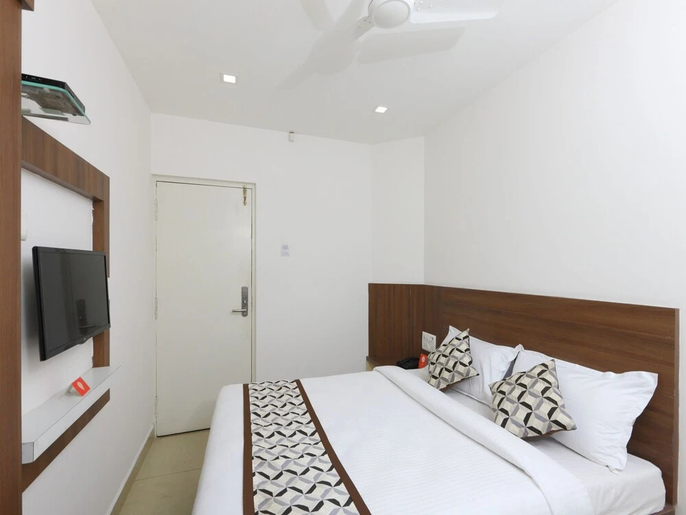 OYO 13536 Hotel Delma