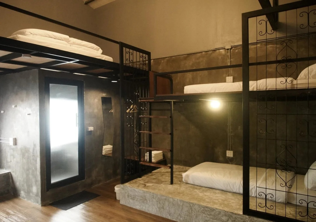 Silom Space Hostel