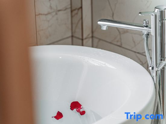 Guiyang Junting Hotel (Beijing Road Guiyiyuan Metro Station Branch)