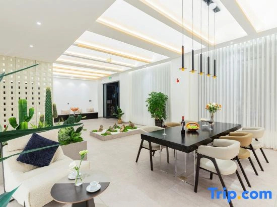 Qiduo Light Luxury Homestay