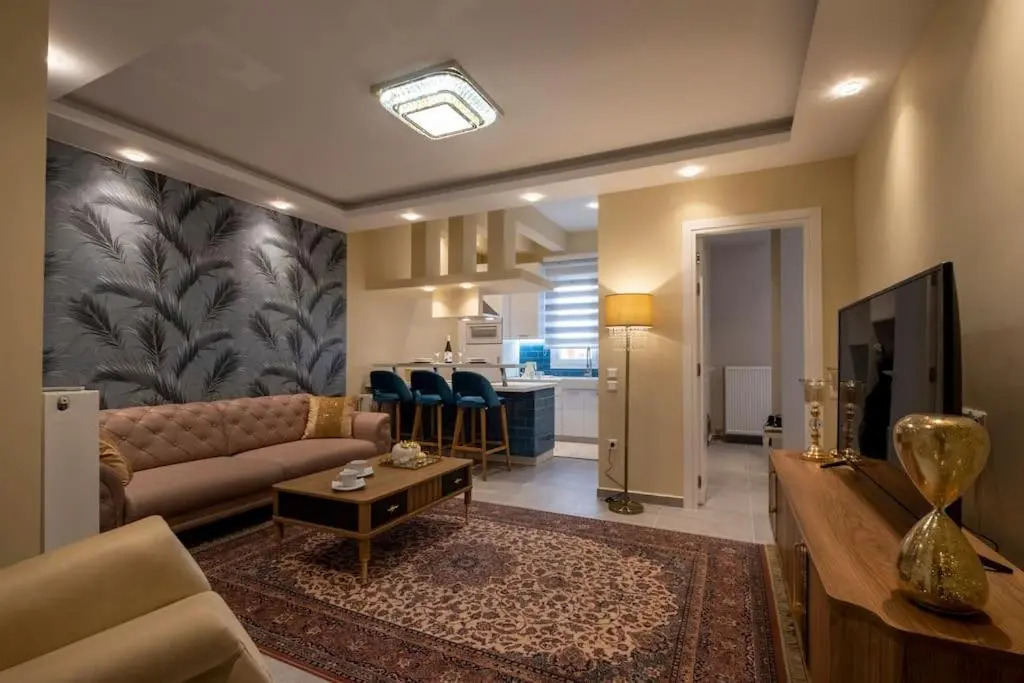 Maison De Luxx, A9 Central Lux