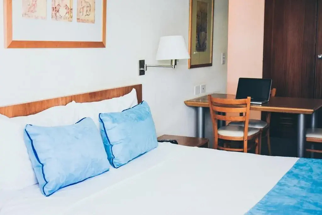 Le Petit Suites
