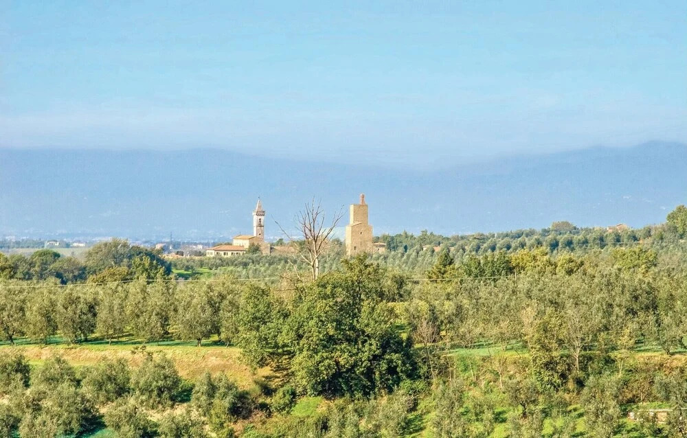 Stunning Home in Ponte Buggianese PT With Wifi and 4 Bedrooms