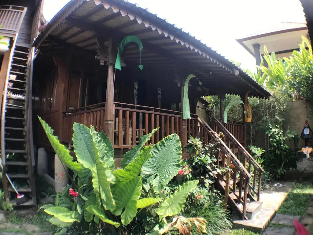 Green Paddy Hostel & Villa